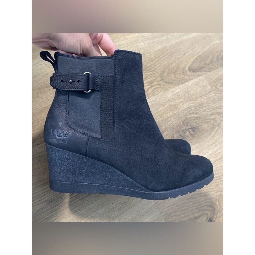 UGG Indra Leather Black Wedge Ankle Boots size 8